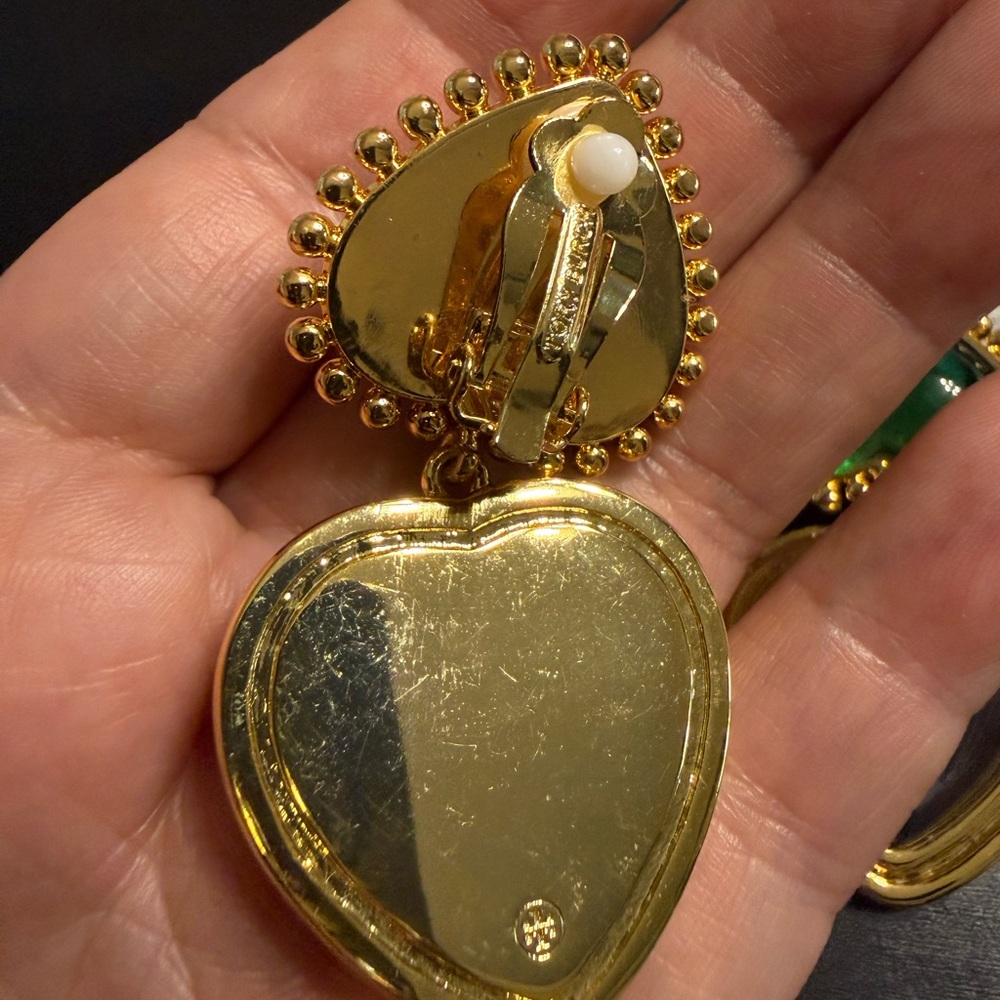 NEW Tory Burch Green & Blue heart drop clip-on earrings - Picture 7 of 10